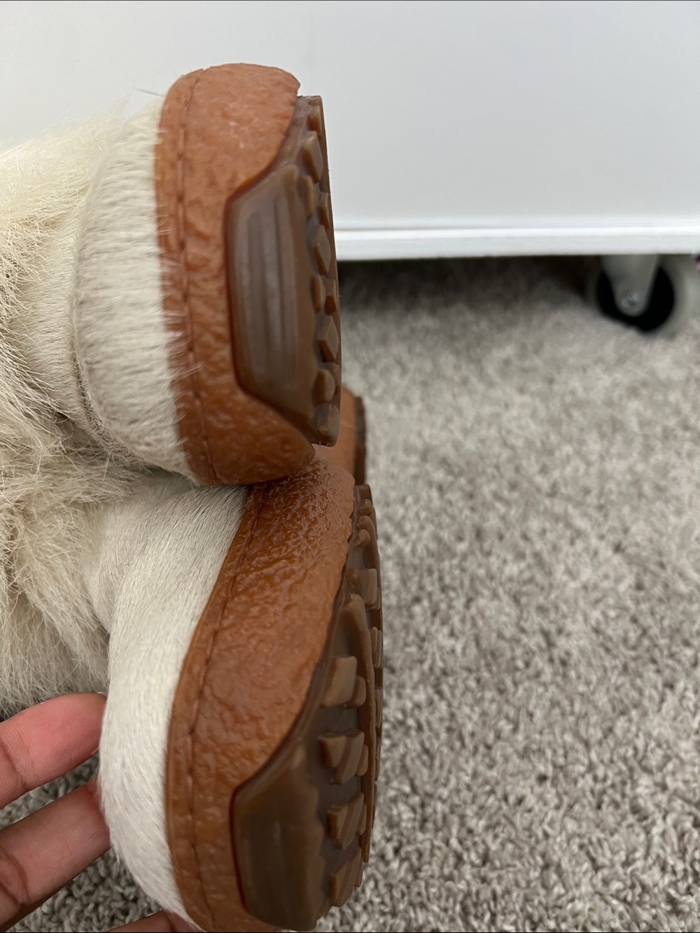 Real Fur Winter Boots in Cream with Brown Sole - Picture 12 of 13